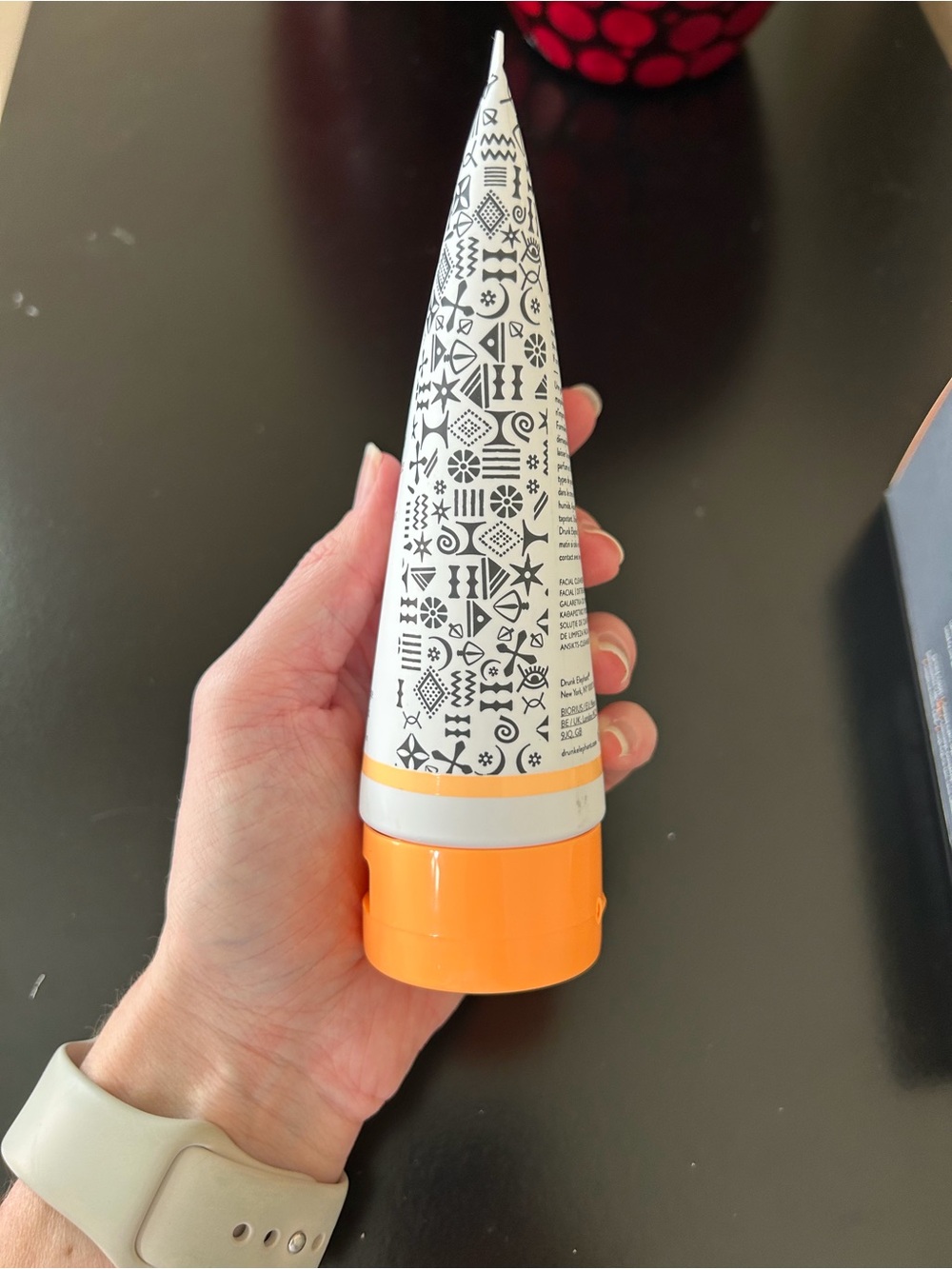 Drunk Elephant Beste No.9 Jelly Cleanser — White and Orange Packaging - Picture 4 of 17